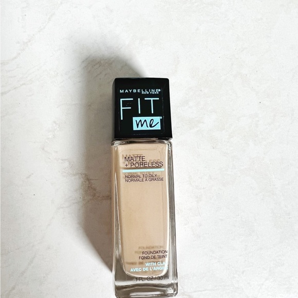 Maybelline | Matte and Poreless Foundation in Warm Nude - Picture 4 of 4